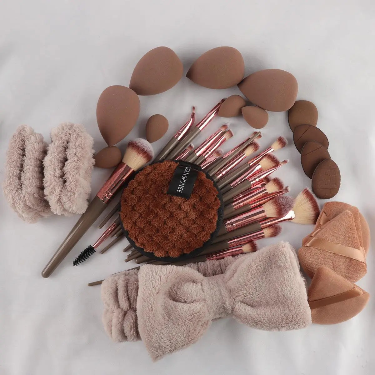 Essential Face Makeup Tool Set: Portable Travel Blending Brushes & Cleansing Kit for Effortless Daily Beauty